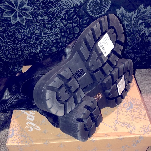 New In Box Free People Emma Ruche black leather boots - Picture 13 of 16